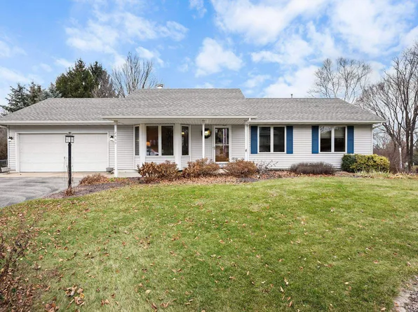 2469 Waubesa Hill Rd, Mc Farland, WI 53558