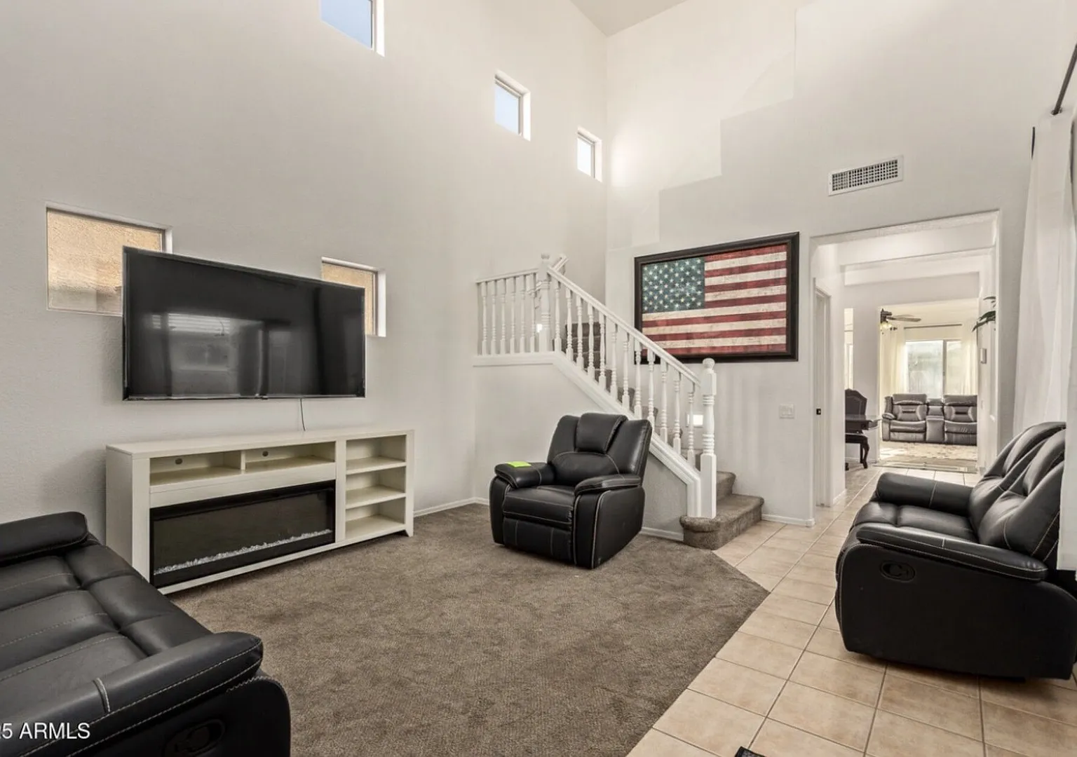 Fully renovated Family home in phoenix — Photo 4