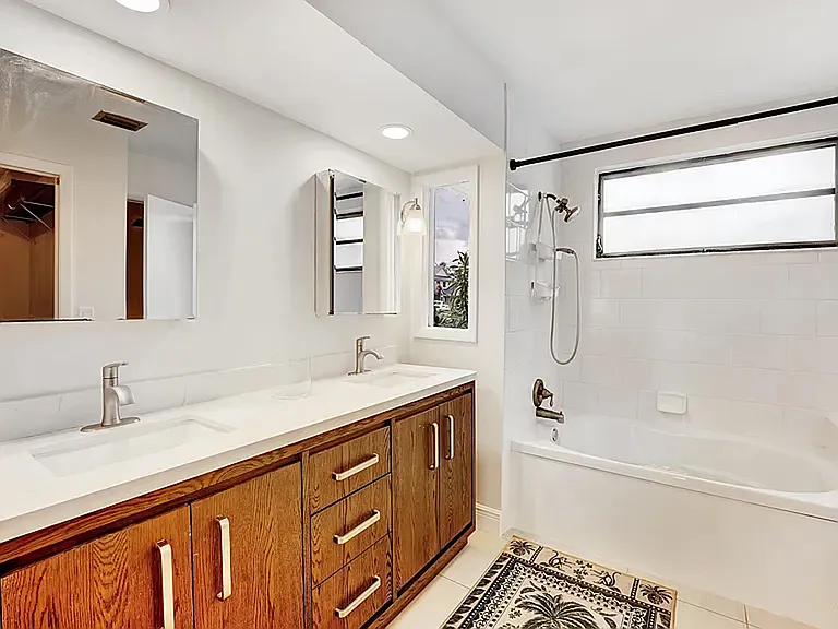 1113 Rainwood Cir W — Photo 22
