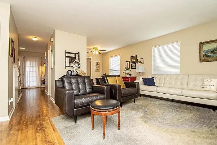 2 bed, 1.5 bath, 1300 sqft, $1,500 — Photo 4