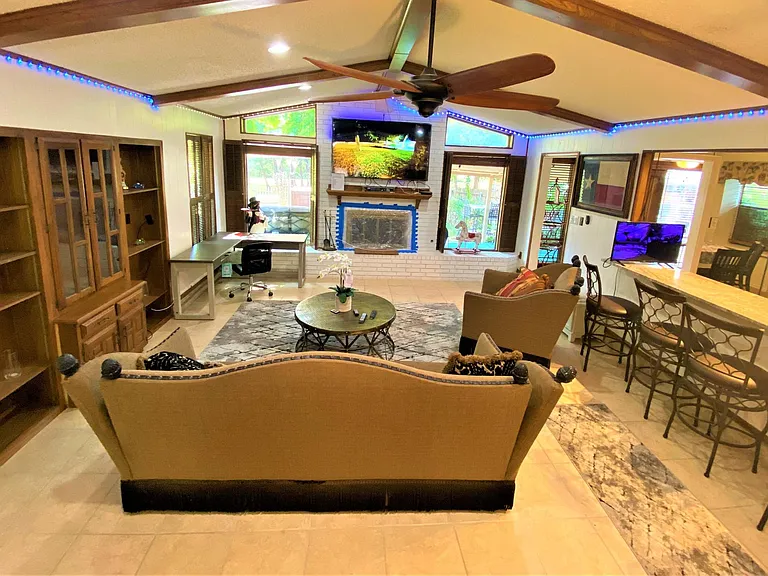847 Middle Run Ct — Photo 11