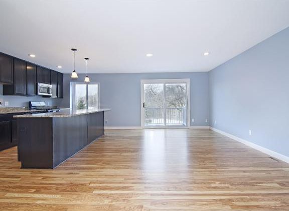 2nd image of 406 Pondridge Cir #406