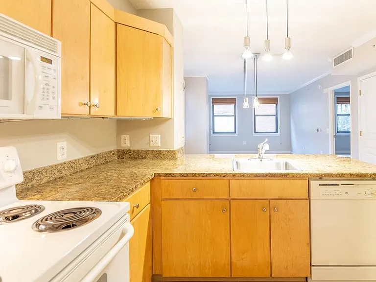 631 D St NW #435 — Photo 4