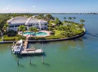 1124 N Lake Shore Dr, Sarasota, FL 34231