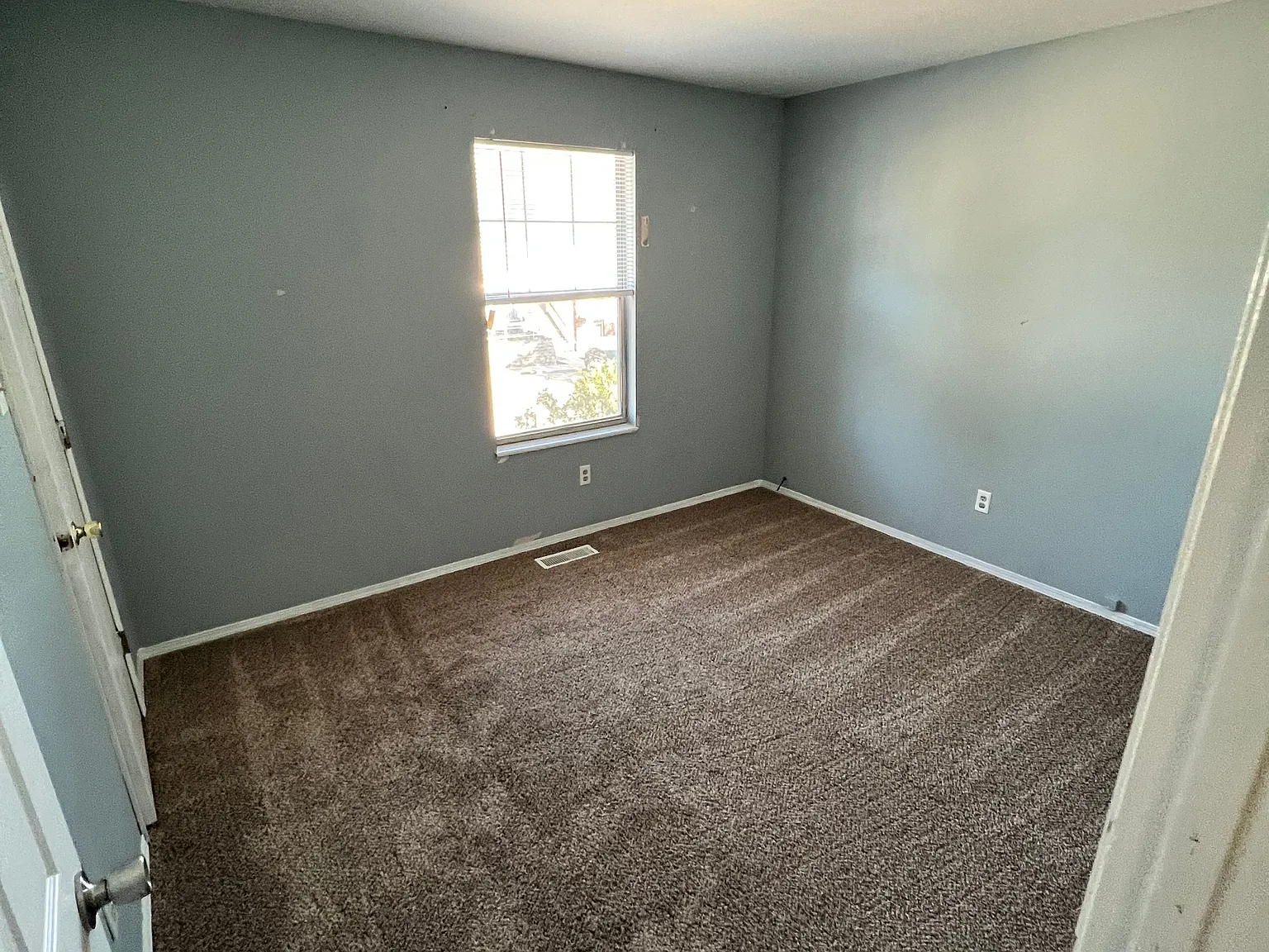 2 bed, 1.5 bath, $1,000 — Photo 3