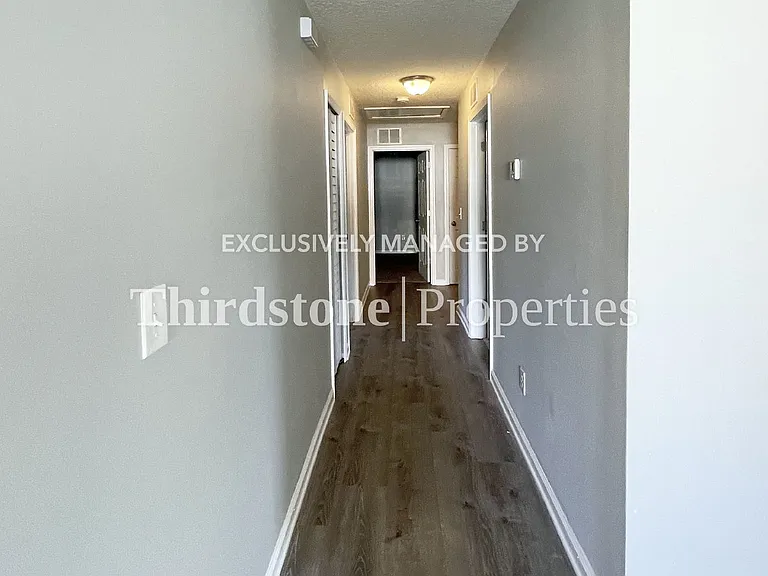 371 Smith St — Photo 7