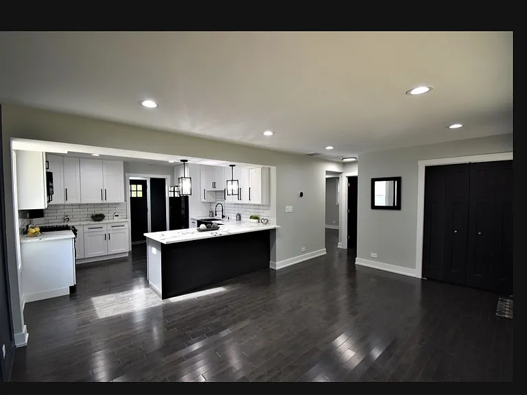 3703 Bluebird Ln — Photo 2