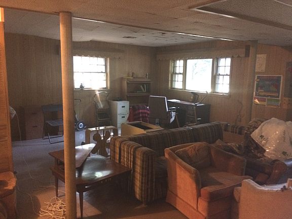 5th image of 22W710 W Tamarack Dr