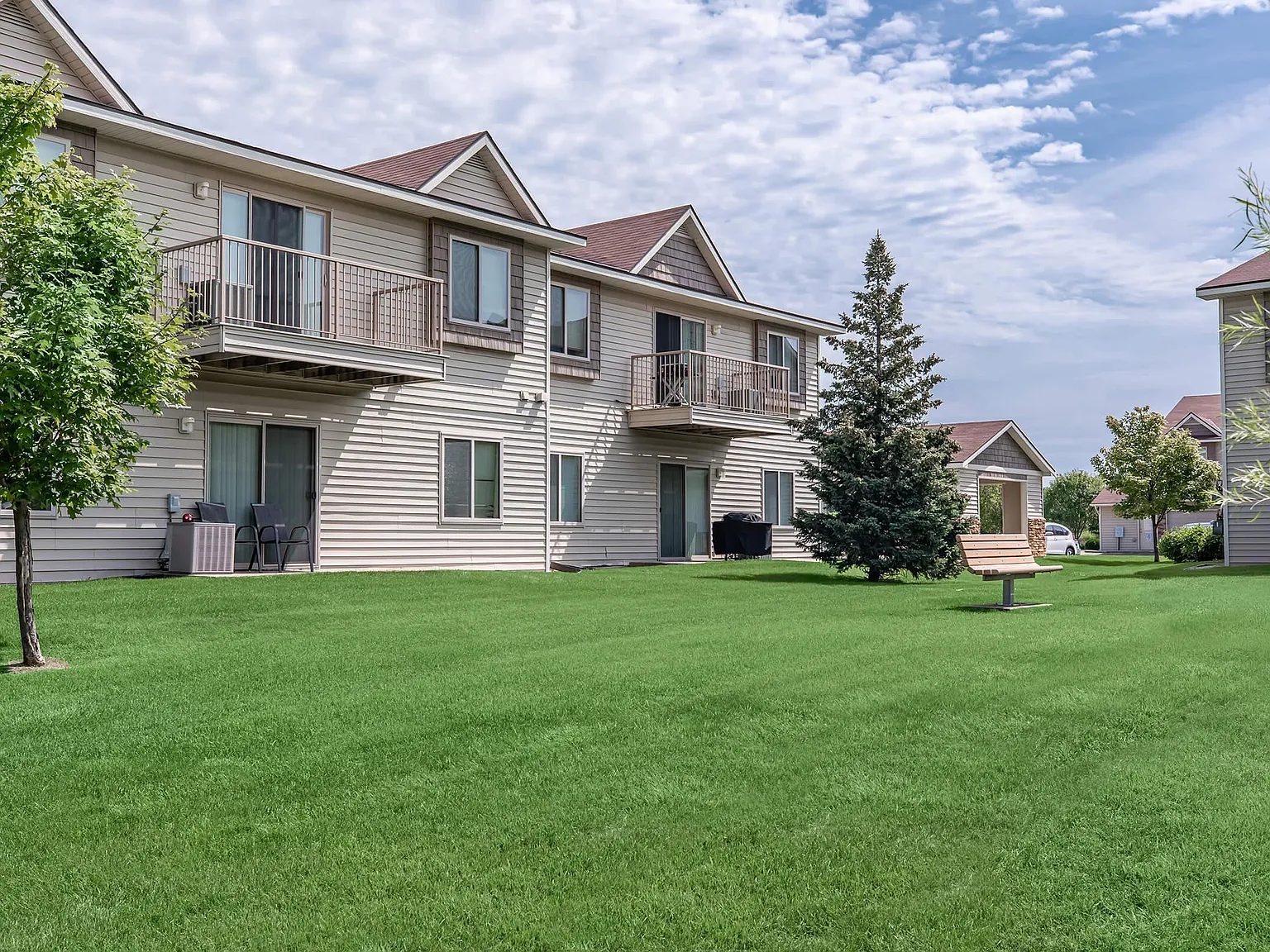 Arcade Estates West — Photo 3