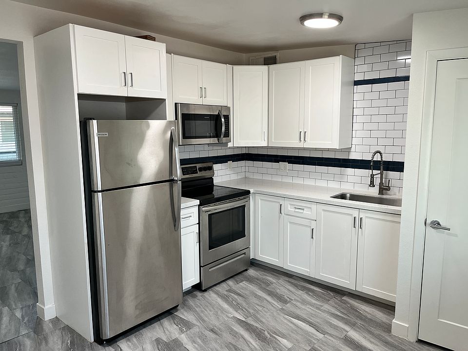 1st image of 2905 N Euclid Ave