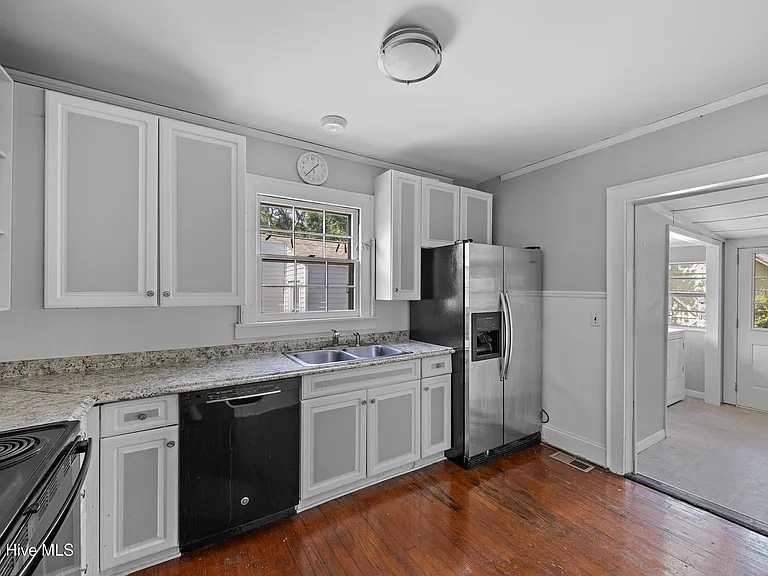 2137 Jackson St — Photo 12