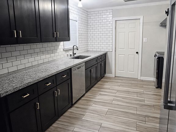 2nd image of 1004 Starlite Dr