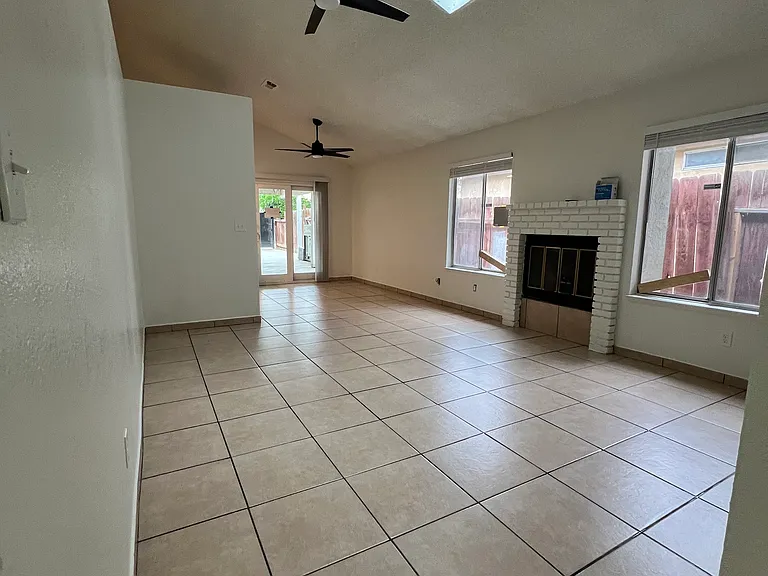8328 Orange Blossom Ave — Photo 5