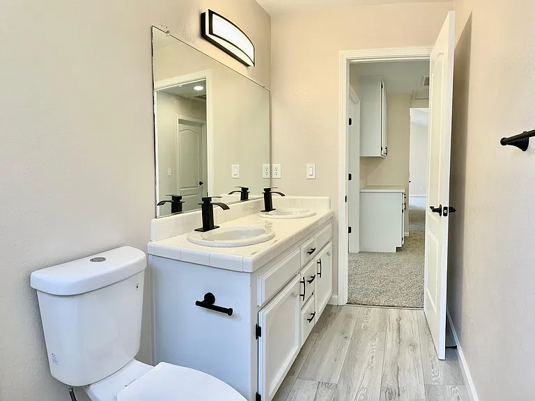 1654 Rebecca Dr — Photo 10