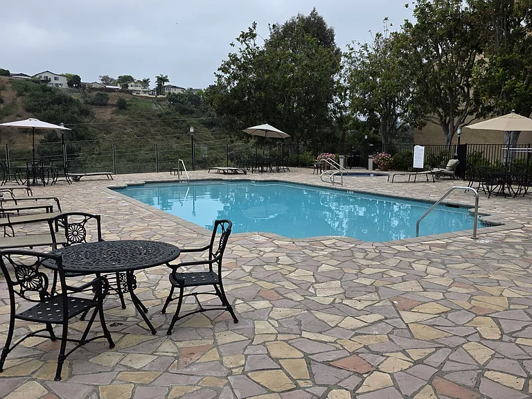 Shoreline Dr — Photo 9