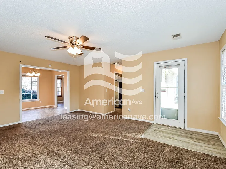 1479_003_living_room_14229883.jpg