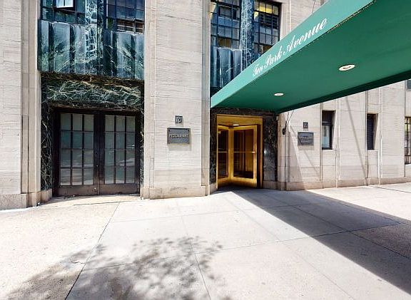 4th image of 10 Park Ave #4R