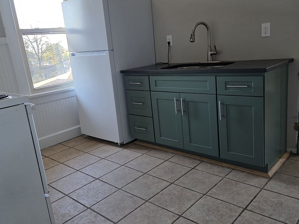 1st image of 2530 Northwestern Ave #4
