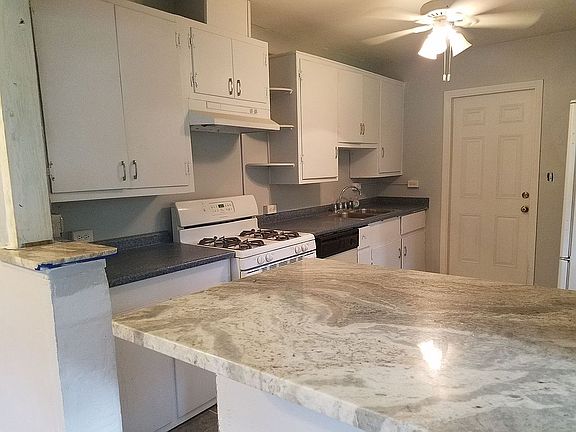 4th image of 1131 NE 10th Pl