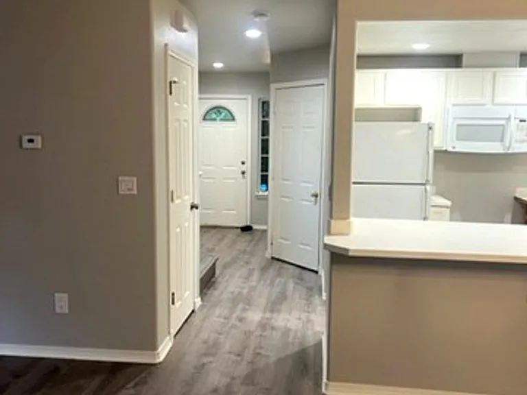 1008 Sunset Blvd NE #B — Photo 12