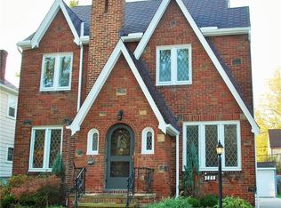 3866 Summit Park Rd, Cleveland, OH