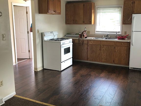 2nd image of 398 1/2 Pauline Ave