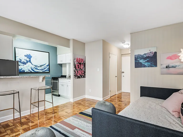 The Berkshire Apartments — Photo 11