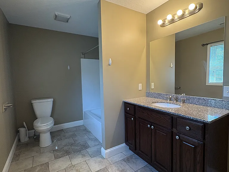 38 Ludlow Rd #F — Photo 12