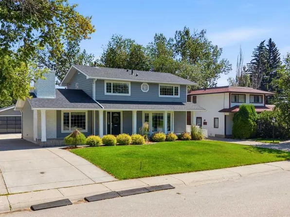 20 SW Mapleglade Close SE, Calgary, AB T2J 2G9