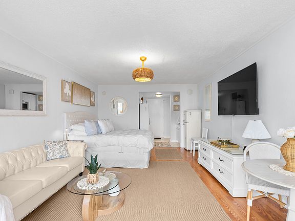 4th image of 6803 N Ocean Blvd. #320