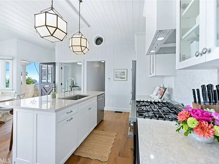 360 Cliff — Photo 11