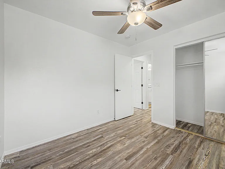 742 N 112th Dr — Photo 23