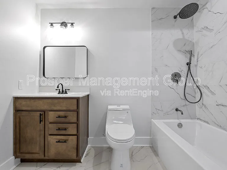 22 Nunan St #A — Photo 17