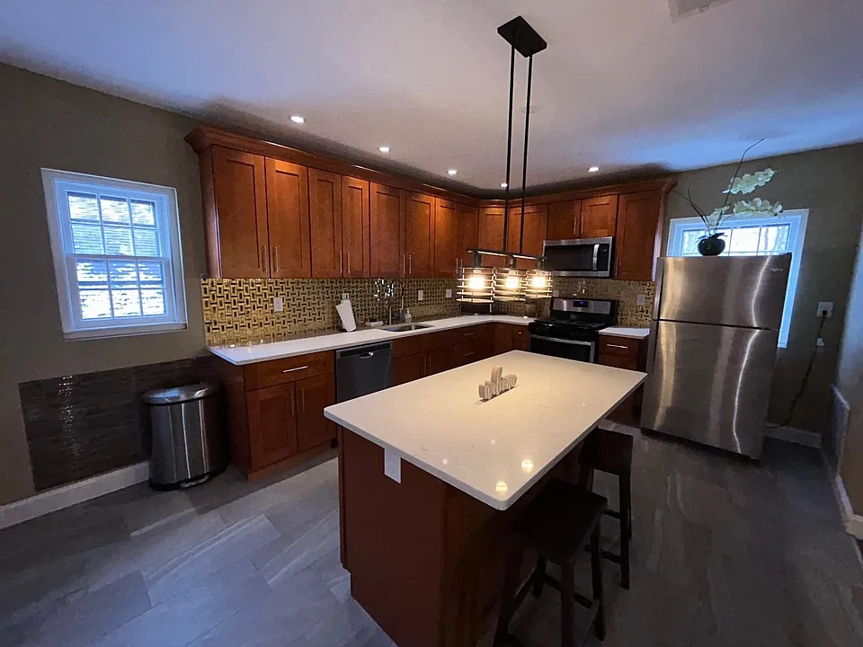 26 Bessom St #3
