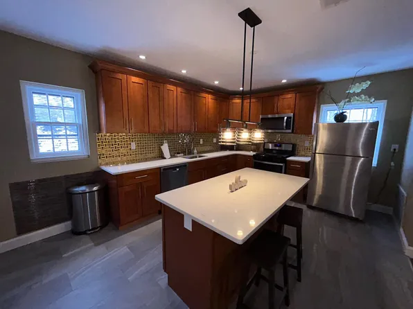 26 Bessom St #3, Marblehead, MA 01945