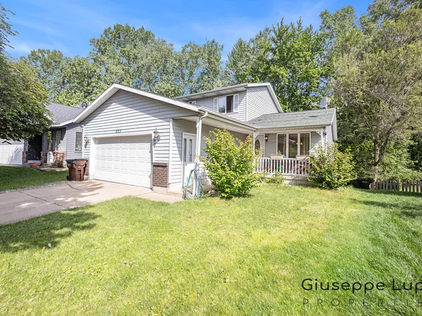 453 Harp St SE, Kentwood, MI 49548