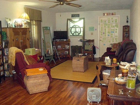 2nd image of 802 Hill N Dale Dr