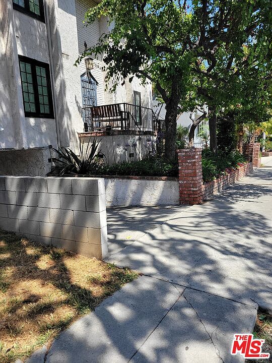 1st image of 1322 Wellesley Ave APT 6