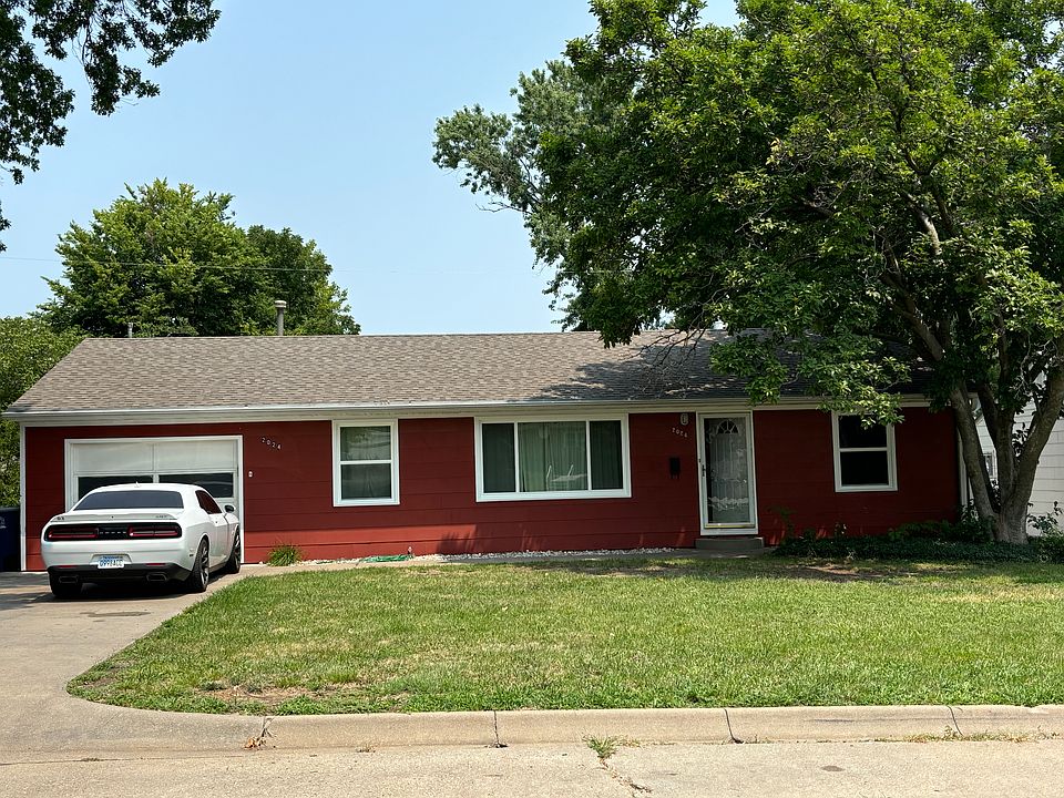 Front view of home