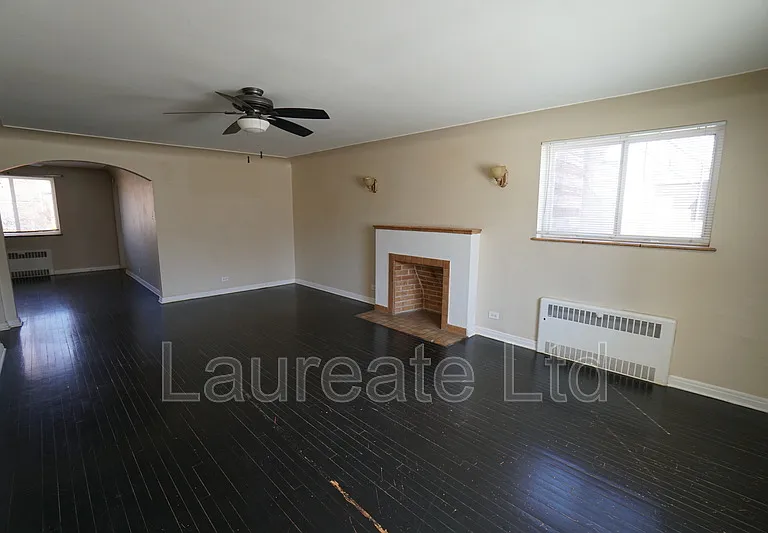 3901 E 5th Ave — Photo 2