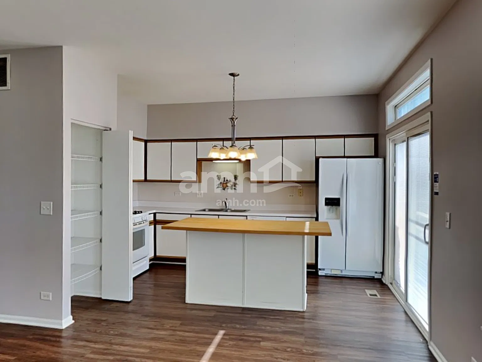 3 bed, 2.5 bath, 1624 sqft, $2,855 — Photo 3