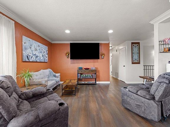 4th image of 7528 W Willamette Ave