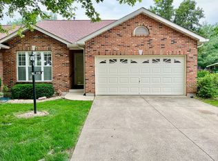 918 Lexington Estates Dr, Godfrey, IL 62035