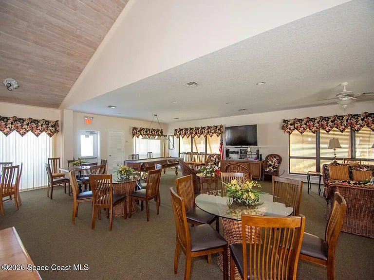 6240 Mirror Lake Dr #201 — Photo 26
