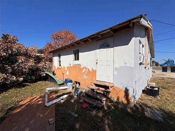 2nd image of 323 9th St W
