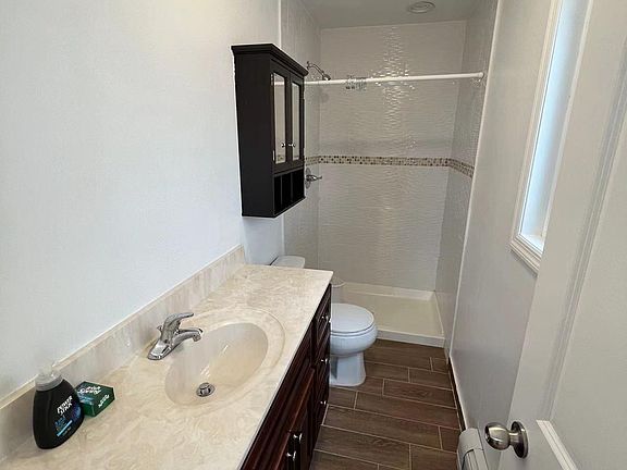 4th image of 232 Burgher Ave #1