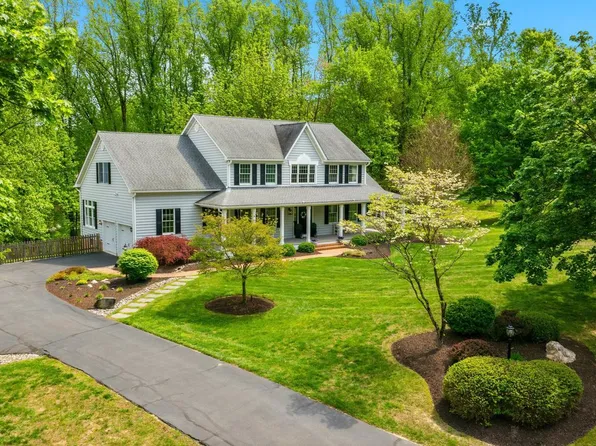 12252 Woodford Dr, Marriottsville, MD 21104