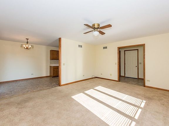 5th image of 3408 Meadow Crest Cir