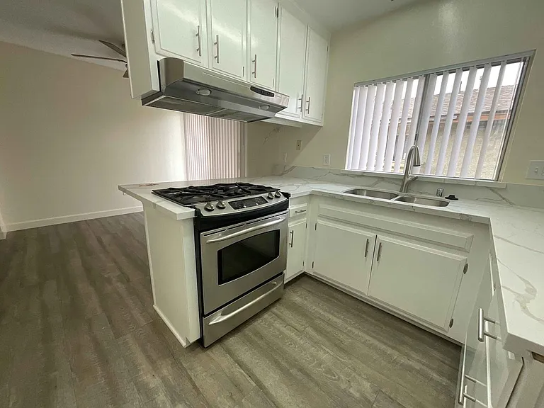 1418 N Donacy Way — Photo 4