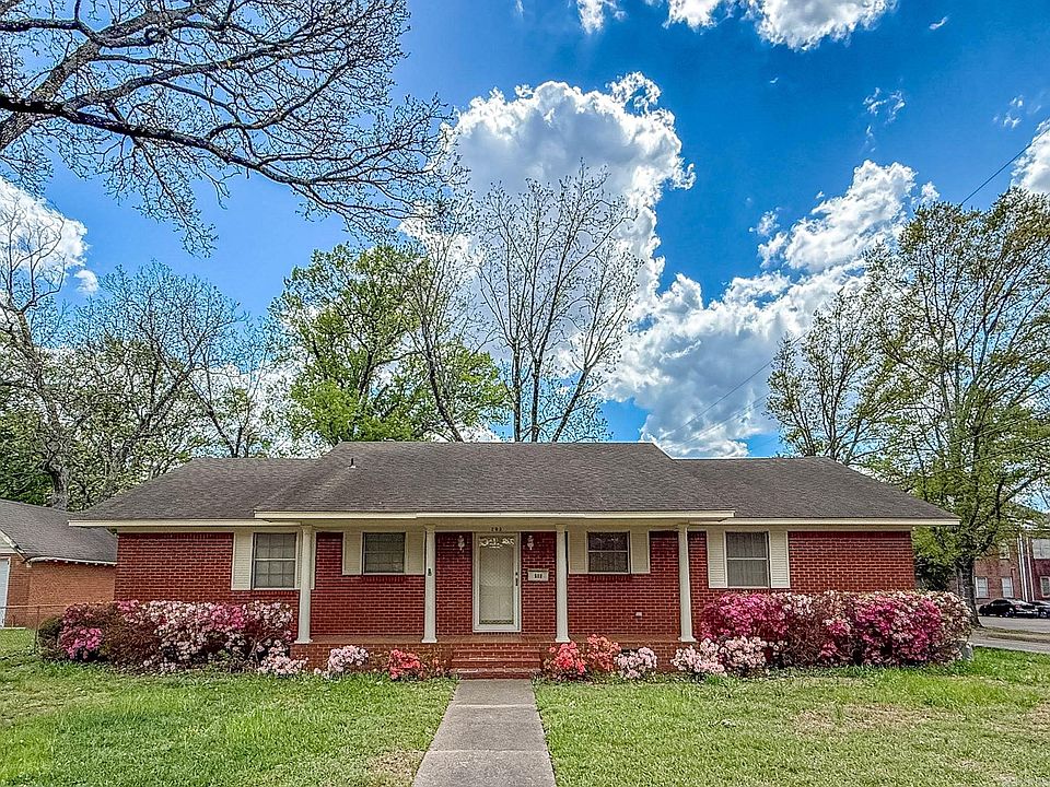 1st image of 203 Pine Bluff St